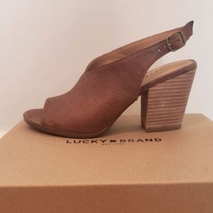 Lucky Ovrandie pumps